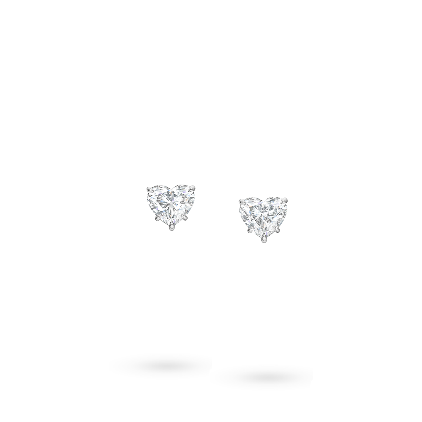 Vue de face de la Boucles d'oreilles en diamant taille cœur