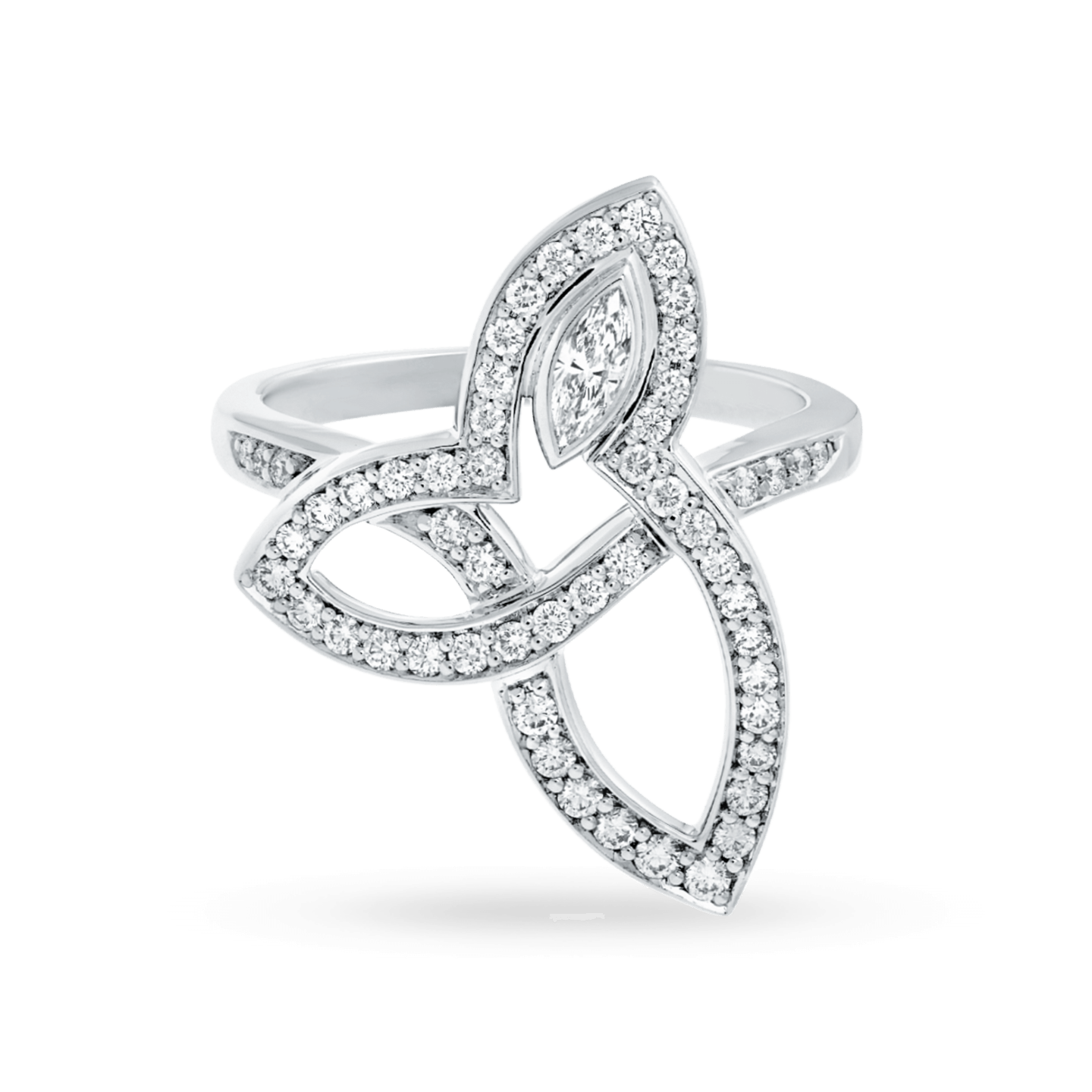 Vue de face de la Bague Lily Cluster en platine et diamants 