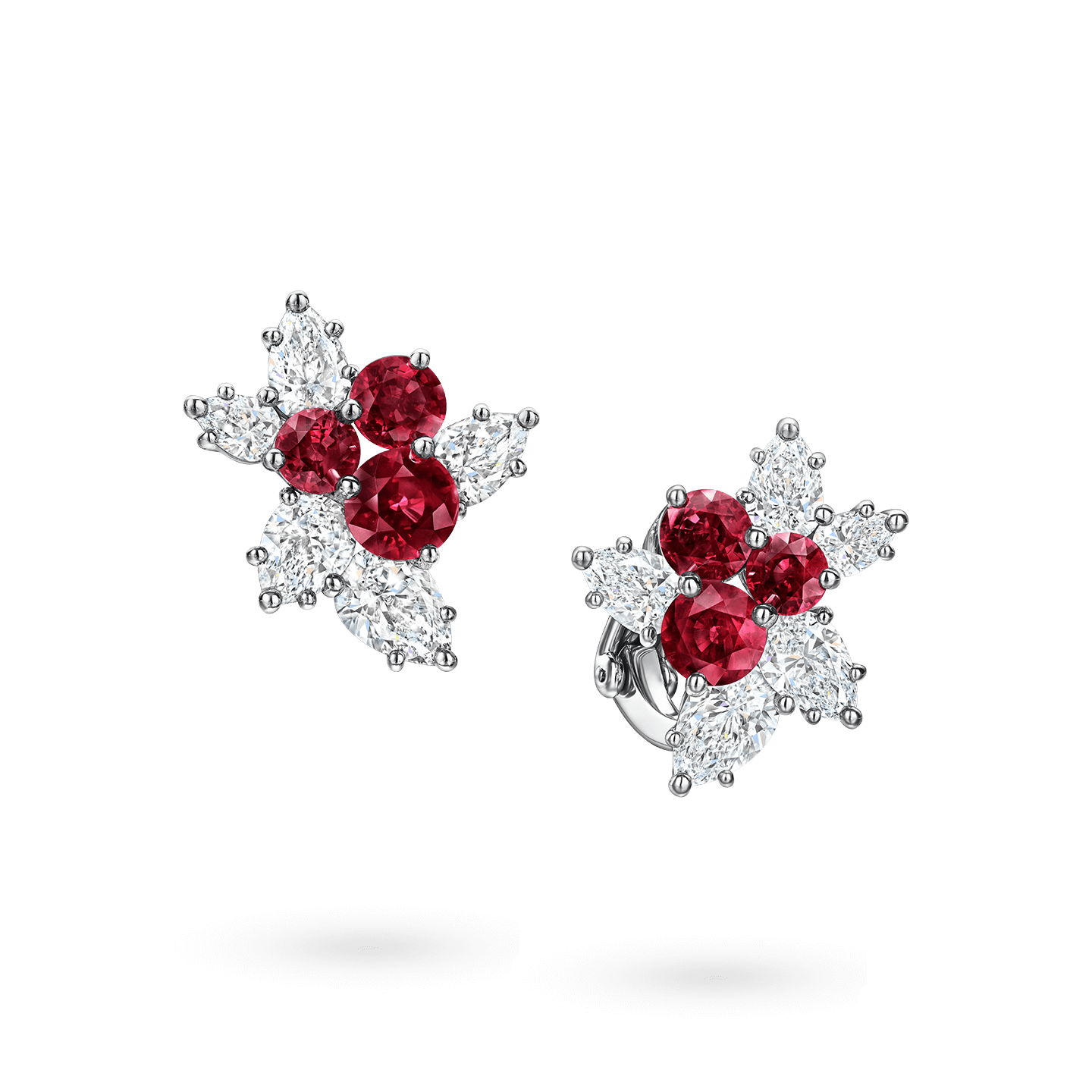 Berry Cluster红宝石和钻石耳环斜视图