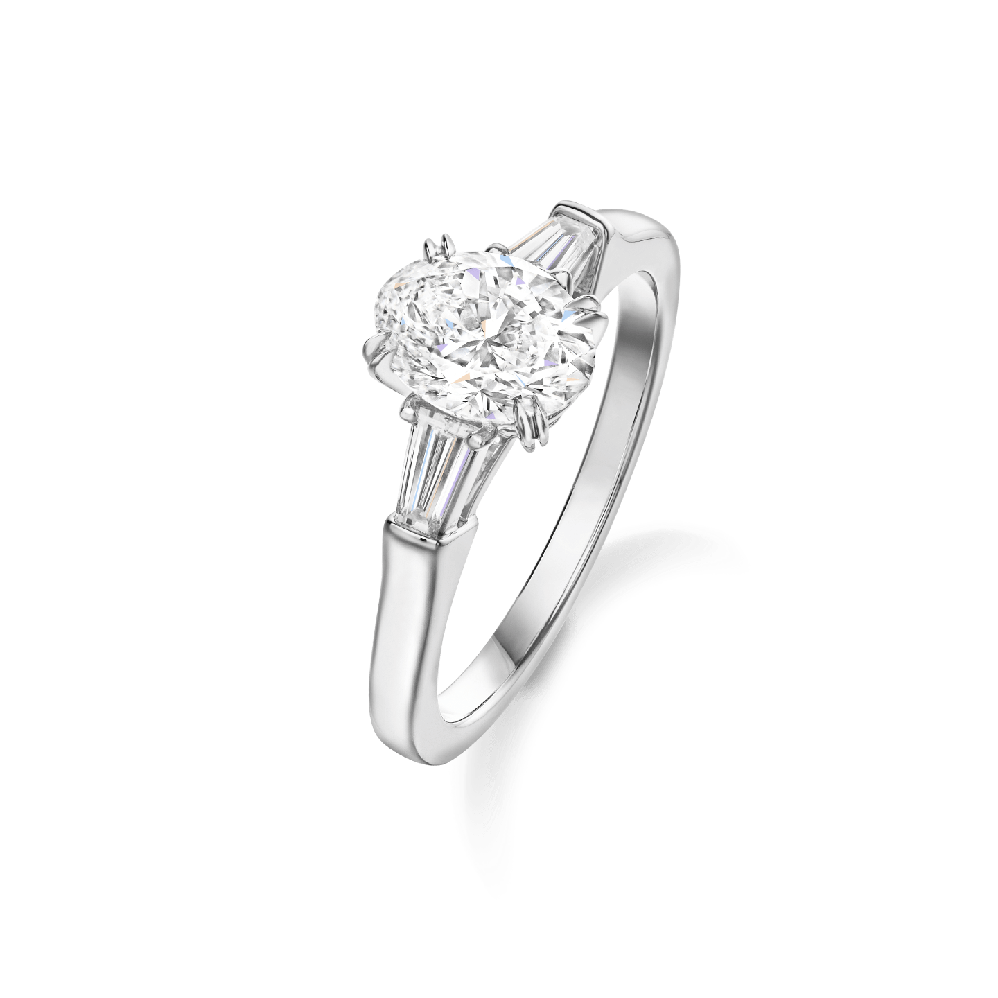 Vue en angle de la Bague de fiançailles Classic Winston diamant taille ovale et diamants latéraux taille baguette