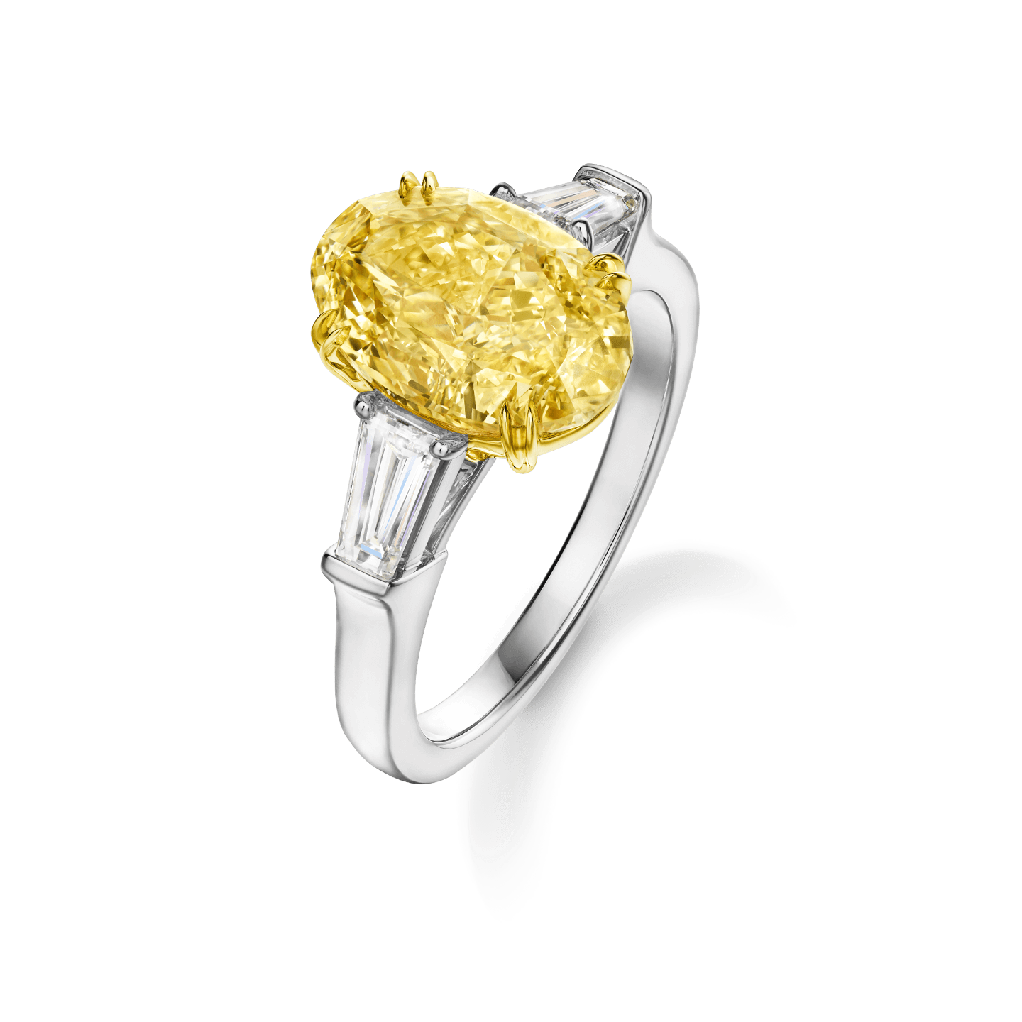 Vue en angle de la Bague Classic Winston en diamant jaune taille ovale