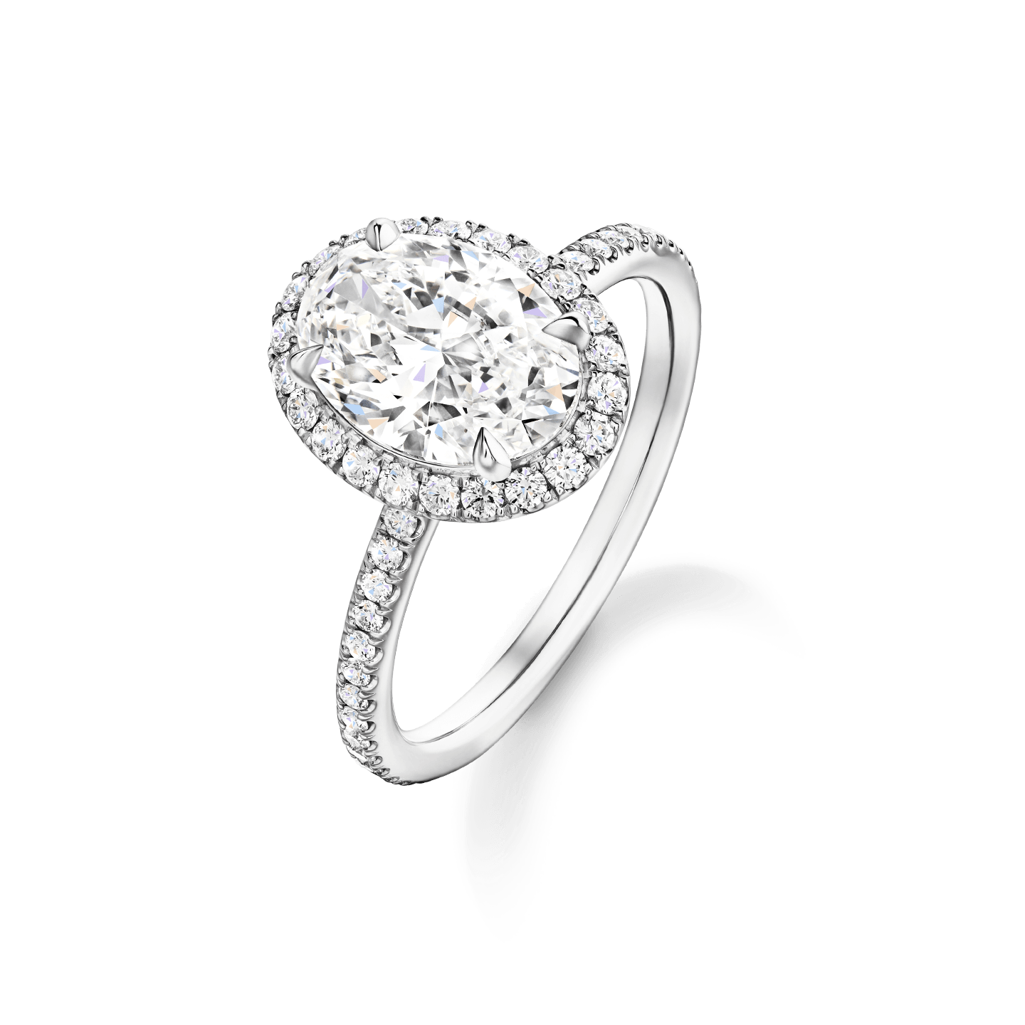 Vue en angle de la Bague de fiançailles The One diamant taille ovale et micropavage