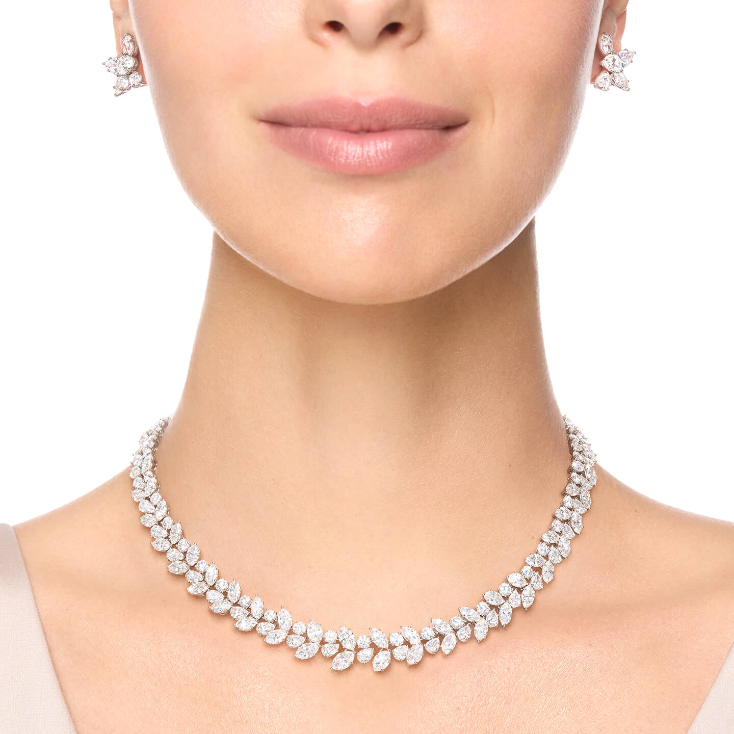 Winston Cluster Diamond Wreath Necklace on a model