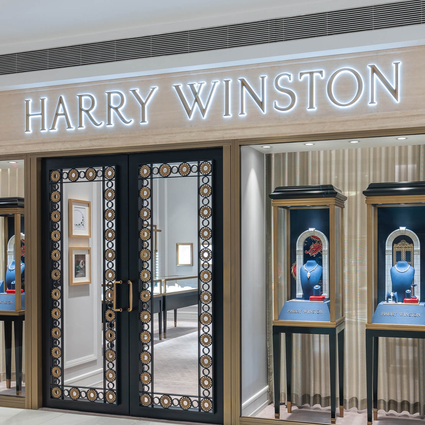 The entrance to the Harry Winston Hangzhou Salon