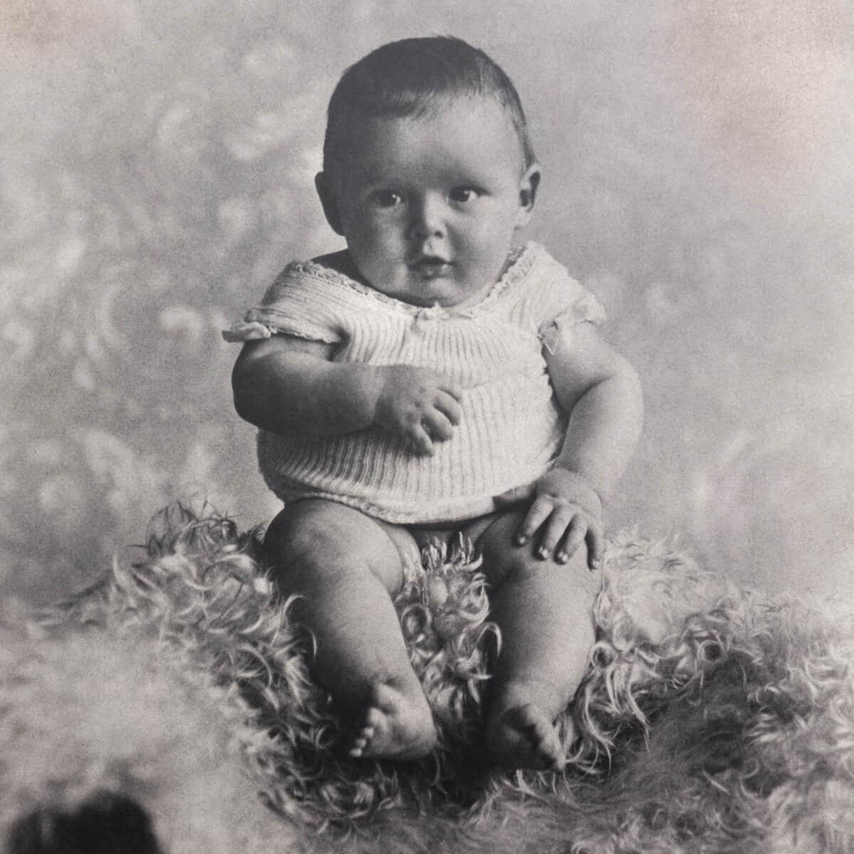 Black and white image of Harry Winston as a baby